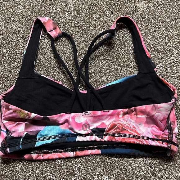 Size 4 lululemon bra - Picture 2 of 2